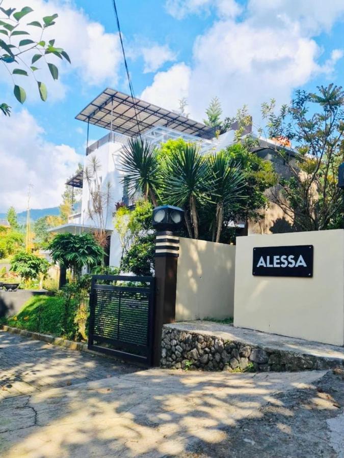 Villa Alessa Puncak Luaran gambar