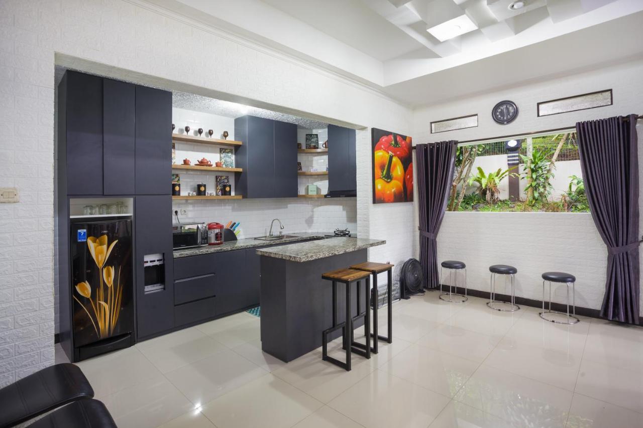 Villa Alessa Puncak Luaran gambar
