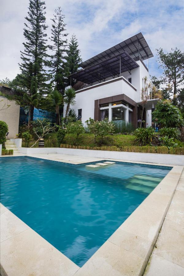Villa Alessa Puncak Luaran gambar